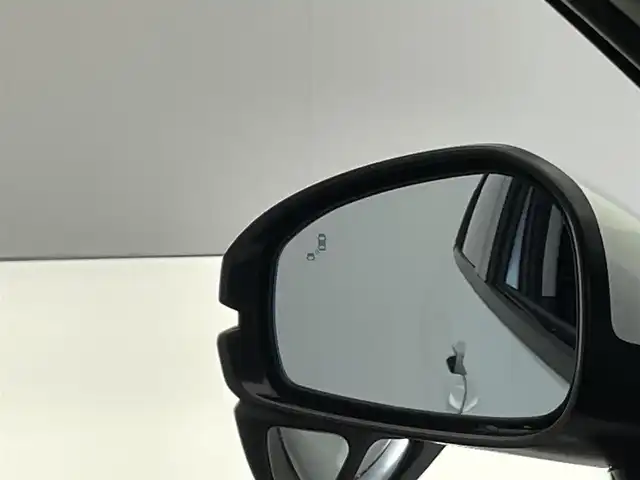 ホンダ ヴェゼル ハイブリッド e:HEV Z 愛知県 2023(令5)年 1.8万km プレミアムサンライトホワイトパール 純正９型ナビＴＶ　全方位カメラ　禁煙車　ハーフレザー　シートヒーター　ワイヤレス充電　ホンダセンシング　衝突軽減　追従クルコン　ＢＳＭ　電動リアゲート　純正ドラレコ　ＥＴＣ２．０　ＬＥＤオートライト　車線逸脱　フォグランプ