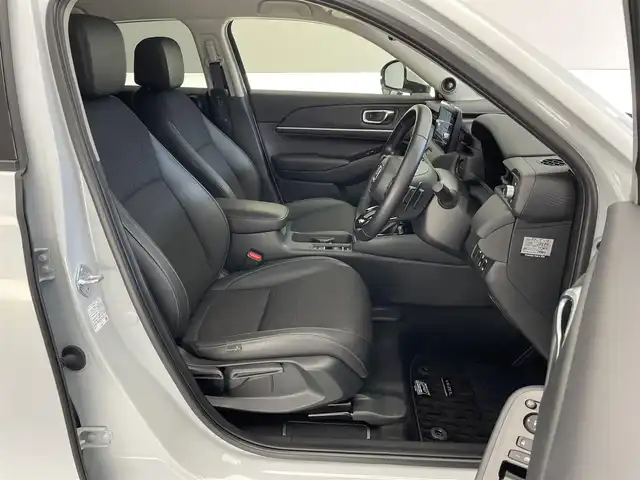 ホンダ ヴェゼル ハイブリッド e:HEV Z 愛知県 2023(令5)年 1.8万km プレミアムサンライトホワイトパール 純正９型ナビＴＶ　全方位カメラ　禁煙車　ハーフレザー　シートヒーター　ワイヤレス充電　ホンダセンシング　衝突軽減　追従クルコン　ＢＳＭ　電動リアゲート　純正ドラレコ　ＥＴＣ２．０　ＬＥＤオートライト　車線逸脱　フォグランプ