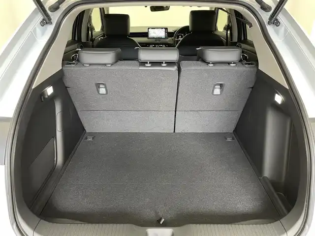 ホンダ ヴェゼル ハイブリッド e:HEV Z 愛知県 2023(令5)年 1.8万km プレミアムサンライトホワイトパール 純正９型ナビＴＶ　全方位カメラ　禁煙車　ハーフレザー　シートヒーター　ワイヤレス充電　ホンダセンシング　衝突軽減　追従クルコン　ＢＳＭ　電動リアゲート　純正ドラレコ　ＥＴＣ２．０　ＬＥＤオートライト　車線逸脱　フォグランプ