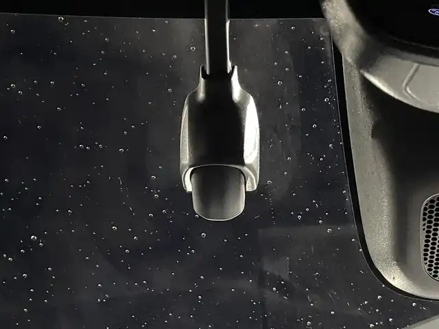 ホンダ ヴェゼル ハイブリッド e:HEV Z 愛知県 2023(令5)年 1.8万km プレミアムサンライトホワイトパール 純正９型ナビＴＶ　全方位カメラ　禁煙車　ハーフレザー　シートヒーター　ワイヤレス充電　ホンダセンシング　衝突軽減　追従クルコン　ＢＳＭ　電動リアゲート　純正ドラレコ　ＥＴＣ２．０　ＬＥＤオートライト　車線逸脱　フォグランプ