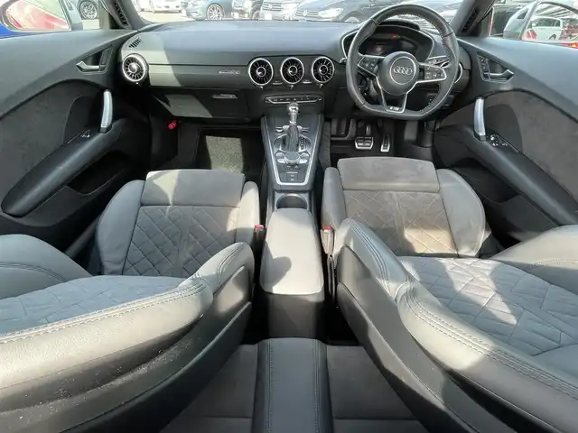 アウディ ＴＴＳクーペ ベースグレード 愛知県 2019(令1)年 5.7万km 赤 アウディバーチャルコックピット/マトリクスLEDヘッドライト/メーカー純正ナビ/Ｂカメラ　/ＢＴ　/ＤＴＶ　/衝突軽減ブレーキ　/純正フロアマット　/クリアランスソナー　/アイドリングストップ　/オートライト　/ステアリングスイッチ　/社外ＦＲドライブレコーダー　/ハーフレザー/純正１９インチAW