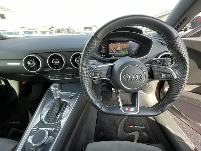 アウディ ＴＴＳクーペ ベースグレード 愛知県 2019(令1)年 5.7万km 赤 アウディバーチャルコックピット/マトリクスLEDヘッドライト/メーカー純正ナビ/Ｂカメラ　/ＢＴ　/ＤＴＶ　/衝突軽減ブレーキ　/純正フロアマット　/クリアランスソナー　/アイドリングストップ　/オートライト　/ステアリングスイッチ　/社外ＦＲドライブレコーダー　/ハーフレザー/純正１９インチAW