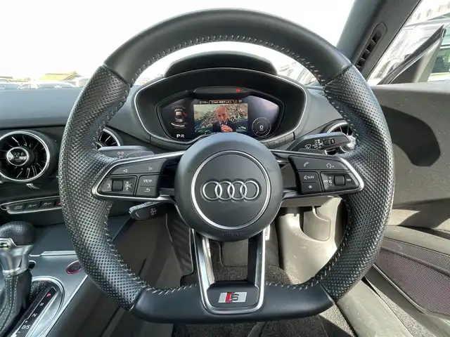 アウディ ＴＴＳクーペ ベースグレード 愛知県 2019(令1)年 5.7万km 赤 アウディバーチャルコックピット/マトリクスLEDヘッドライト/メーカー純正ナビ/Ｂカメラ　/ＢＴ　/ＤＴＶ　/衝突軽減ブレーキ　/純正フロアマット　/クリアランスソナー　/アイドリングストップ　/オートライト　/ステアリングスイッチ　/社外ＦＲドライブレコーダー　/ハーフレザー/純正１９インチAW