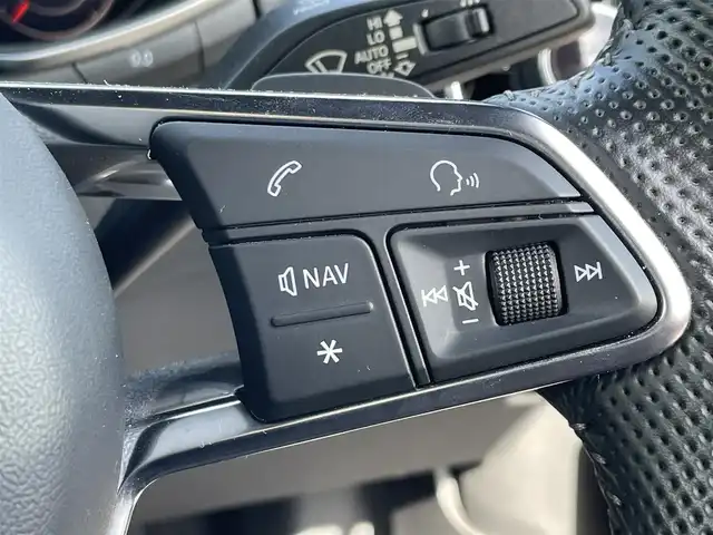 アウディ ＴＴＳクーペ ベースグレード 愛知県 2019(令1)年 5.7万km 赤 アウディバーチャルコックピット/マトリクスLEDヘッドライト/メーカー純正ナビ/Ｂカメラ　/ＢＴ　/ＤＴＶ　/衝突軽減ブレーキ　/純正フロアマット　/クリアランスソナー　/アイドリングストップ　/オートライト　/ステアリングスイッチ　/社外ＦＲドライブレコーダー　/ハーフレザー/純正１９インチAW