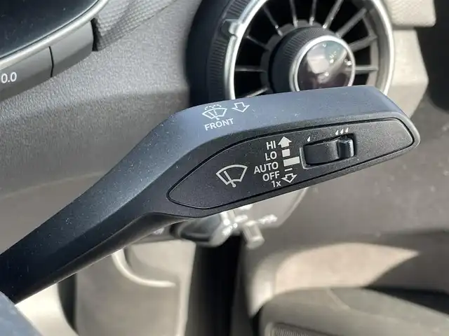 アウディ ＴＴＳクーペ ベースグレード 愛知県 2019(令1)年 5.7万km 赤 アウディバーチャルコックピット/マトリクスLEDヘッドライト/メーカー純正ナビ/Ｂカメラ　/ＢＴ　/ＤＴＶ　/衝突軽減ブレーキ　/純正フロアマット　/クリアランスソナー　/アイドリングストップ　/オートライト　/ステアリングスイッチ　/社外ＦＲドライブレコーダー　/ハーフレザー/純正１９インチAW