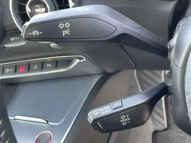 アウディ ＴＴＳクーペ ベースグレード 愛知県 2019(令1)年 5.7万km 赤 アウディバーチャルコックピット/マトリクスLEDヘッドライト/メーカー純正ナビ/Ｂカメラ　/ＢＴ　/ＤＴＶ　/衝突軽減ブレーキ　/純正フロアマット　/クリアランスソナー　/アイドリングストップ　/オートライト　/ステアリングスイッチ　/社外ＦＲドライブレコーダー　/ハーフレザー/純正１９インチAW