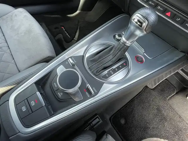 アウディ ＴＴＳクーペ ベースグレード 愛知県 2019(令1)年 5.7万km 赤 アウディバーチャルコックピット/マトリクスLEDヘッドライト/メーカー純正ナビ/Ｂカメラ　/ＢＴ　/ＤＴＶ　/衝突軽減ブレーキ　/純正フロアマット　/クリアランスソナー　/アイドリングストップ　/オートライト　/ステアリングスイッチ　/社外ＦＲドライブレコーダー　/ハーフレザー/純正１９インチAW