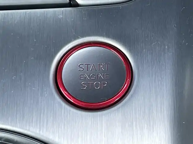 アウディ ＴＴＳクーペ ベースグレード 愛知県 2019(令1)年 5.7万km 赤 アウディバーチャルコックピット/マトリクスLEDヘッドライト/メーカー純正ナビ/Ｂカメラ　/ＢＴ　/ＤＴＶ　/衝突軽減ブレーキ　/純正フロアマット　/クリアランスソナー　/アイドリングストップ　/オートライト　/ステアリングスイッチ　/社外ＦＲドライブレコーダー　/ハーフレザー/純正１９インチAW