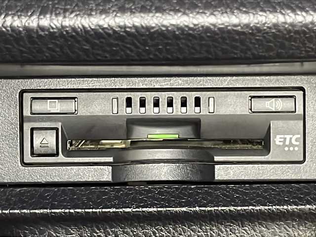 トヨタ ヴォクシー ZS 煌Ⅱ 広島県 2016(平28)年 5.9万km ブラック 禁煙車/純正９型ナビ/フリップダウンモニター/バックカメラ/両側パワースライドドア/ＨＤＭＩ/衝突被害軽減/オートマチックハイビーム/フルセグＴＶ/ＥＴＣ/ＬＥＤライト/ＭＴモード付ＡＴシフト/レーンキープアシスト/エアバッグ(運転席/助手席)/純正16インチアルミホイール(205/60/R16)