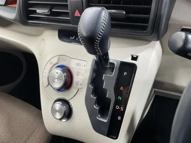 トヨタ シエンタ G 大阪府 2017(平29)年 3.4万km レッドマイカM 純正ナビ　バックカメラ　Bluetooth　フルセグTV DVD再生　トヨタセーフティーセンス　両側パワースライドドア　シートヒーター　ビルトインETC スマートキー　アイドリングストップ