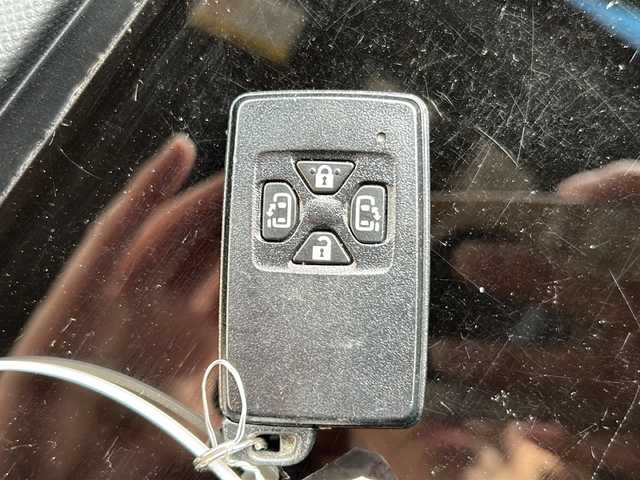 トヨタ エスティマ アエラス ベリーエディション 広島県 2015(平27)年 7.7万km ブラック 禁煙車/クルーズコントロール/純正8型ナビ（ナビSD欠品）/・フルセグ/CD/DVD/Bluetooth/SD/SDREC/バックカメラ/純正11型フリップダウンモニター（V11T-R62C）/革巻きステアリング/ステアリングスイッチ/HIDヘッドライト/フォグランプ/シートヒーター/合皮シート/純正ドアバイザー/純正フロアマット/純正１８インチアルミホイール