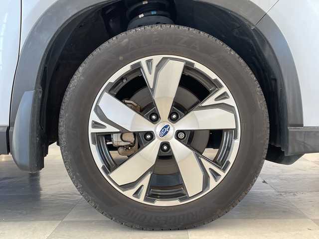 スバル フォレスター ハイブリッド アドバンス 福井県 2018(平30)年 3.9万km アイスシルバーメタリック ４WD/純正7インチメモリーナビ/フルセグTV/BT/DVD/CD/USB/SD/MSV/バックカメラ/フロント＆サイドビューモニター/アイサイト/・全車速追従機能付クルーズコントロール/・プリクラッシュブレーキ/・アクティブレーンキープ/・リバースオートマチックブレーキ/・クリアランスソナー/・ブラインドスポットモニター/ETC/デジタルインナーミラー/パワーバックドア/パワーシート/全席シートヒーター/ステアリングヒーター/ハーフレザーシート/パドルシフト/オートライト/LEDヘッドライト/純正18インチアルミホイール/MTモード付AT/プッシュスタート/スマートキー/ルーフレール