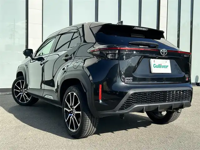 トヨタ ヤリスクロス ハイブリッド GRスポーツ 大阪府 2023(令5)年 4.1万km ブラックマイカ トヨタセーフティセンス/・アダプティクブクルーズコントロール/・プリクラッシュセーフティー/・レーントレーシングアシスト/・クリアランスソナー/・パーキングサポートブレーキー/・オートマチックハイビーム/・ロードサインアシスト/純正ナビ/・Bluetooth/フルセグTV/USB/Miracast/ラジオ/主要装備/・左サイドバックカメラ/・横滑り防止装置/・オートホールド/・ステアリングヒーター/・ステアリングリモコン/・合皮シート/・シートヒーター/・LEDヘッドライト/・ヘッドライトレベライザー/・純正キャリパー/・ドライブレコーダー/・ETC