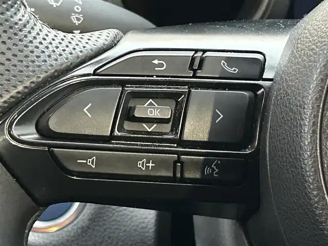 トヨタ ヤリスクロス ハイブリッド GRスポーツ 大阪府 2023(令5)年 4.1万km ブラックマイカ トヨタセーフティセンス/・アダプティクブクルーズコントロール/・プリクラッシュセーフティー/・レーントレーシングアシスト/・クリアランスソナー/・パーキングサポートブレーキー/・オートマチックハイビーム/・ロードサインアシスト/純正ナビ/・Bluetooth/フルセグTV/USB/Miracast/ラジオ/主要装備/・左サイドバックカメラ/・横滑り防止装置/・オートホールド/・ステアリングヒーター/・ステアリングリモコン/・合皮シート/・シートヒーター/・LEDヘッドライト/・ヘッドライトレベライザー/・純正キャリパー/・ドライブレコーダー/・ETC