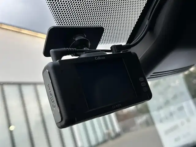 トヨタ ヤリスクロス ハイブリッド GRスポーツ 大阪府 2023(令5)年 4.1万km ブラックマイカ トヨタセーフティセンス/・アダプティクブクルーズコントロール/・プリクラッシュセーフティー/・レーントレーシングアシスト/・クリアランスソナー/・パーキングサポートブレーキー/・オートマチックハイビーム/・ロードサインアシスト/純正ナビ/・Bluetooth/フルセグTV/USB/Miracast/ラジオ/主要装備/・左サイドバックカメラ/・横滑り防止装置/・オートホールド/・ステアリングヒーター/・ステアリングリモコン/・合皮シート/・シートヒーター/・LEDヘッドライト/・ヘッドライトレベライザー/・純正キャリパー/・ドライブレコーダー/・ETC