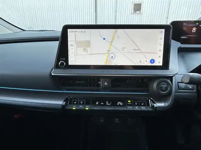 トヨタ プリウス Z 静岡県 2023(令5)年 1.1万km グレー ユーザー買取車両/ワンオーナー/純正MOPナビ/　【BT/地デジフルセグTV/Miracast】/純正LEDヘッドライト/純正19インチAW/プリクラッシュセーフティシステム/レーダークルーズコントロール/レーンキープアシスト/レザーシート/シートヒーター/ステアリングヒーター/ベンチレーション/全方位カメラ/バックカメラ/パワーバックドア/メモリー付きパワーシート/AC100V電源/オートホールド/電動パーキングブレーキ/ドライブレコーダー/新車時保証書/スペアキー×1