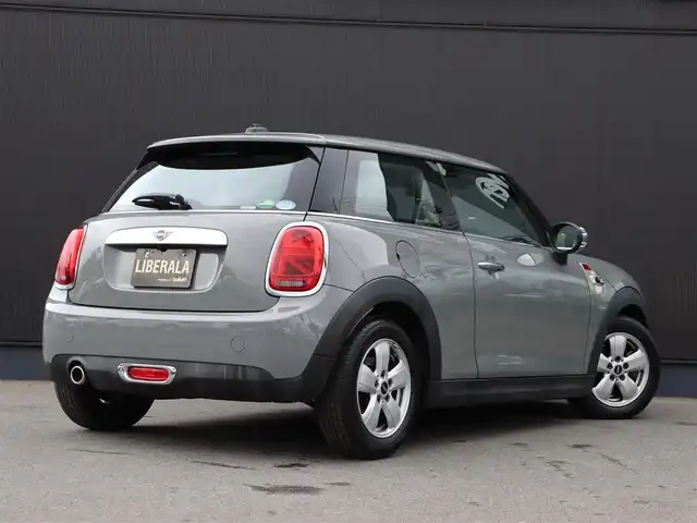 ＭＩＮＩ ミニ ヴィクトリア 長野県 2019(平31)年 2.9万km グレー ・純正ナビ/　FM/AM/　バックカメラ/　Bluetooth/・横滑り防止機能/・アイドリングストップ/・USBポート/・MTモード/・ETC/・ドラレコ/・純正15インチAW/・純正マット/・LEDヘッドライト/・取説/保証書/・ISOFIX