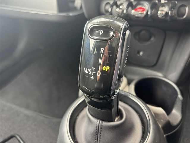 ＭＩＮＩ ミニ ヴィクトリア 長野県 2019(平31)年 2.9万km グレー ・純正ナビ/　FM/AM/　バックカメラ/　Bluetooth/・横滑り防止機能/・アイドリングストップ/・USBポート/・MTモード/・ETC/・ドラレコ/・純正15インチAW/・純正マット/・LEDヘッドライト/・取説/保証書/・ISOFIX