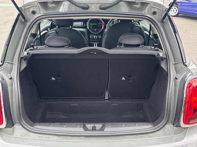 ＭＩＮＩ ミニ ヴィクトリア 長野県 2019(平31)年 2.9万km グレー ・純正ナビ/　FM/AM/　バックカメラ/　Bluetooth/・横滑り防止機能/・アイドリングストップ/・USBポート/・MTモード/・ETC/・ドラレコ/・純正15インチAW/・純正マット/・LEDヘッドライト/・取説/保証書/・ISOFIX