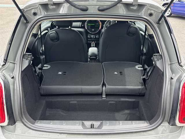 ＭＩＮＩ ミニ ヴィクトリア 長野県 2019(平31)年 2.9万km グレー ・純正ナビ/　FM/AM/　バックカメラ/　Bluetooth/・横滑り防止機能/・アイドリングストップ/・USBポート/・MTモード/・ETC/・ドラレコ/・純正15インチAW/・純正マット/・LEDヘッドライト/・取説/保証書/・ISOFIX