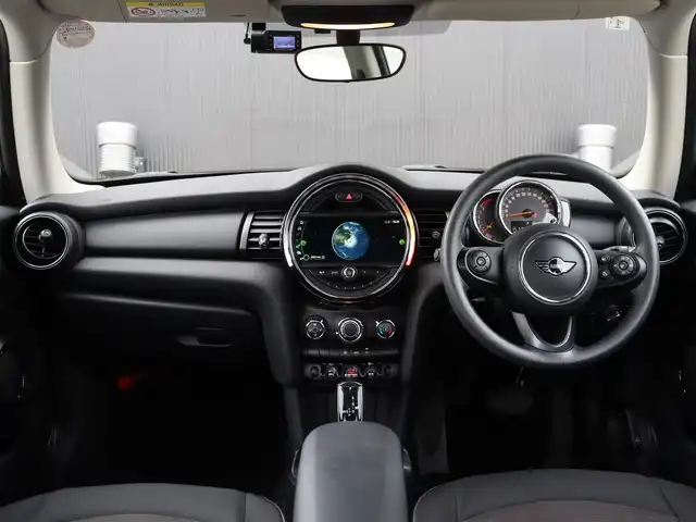 ＭＩＮＩ ミニ ヴィクトリア 長野県 2019(平31)年 2.9万km グレー ・純正ナビ/　FM/AM/　バックカメラ/　Bluetooth/・横滑り防止機能/・アイドリングストップ/・USBポート/・MTモード/・ETC/・ドラレコ/・純正15インチAW/・純正マット/・LEDヘッドライト/・取説/保証書/・ISOFIX