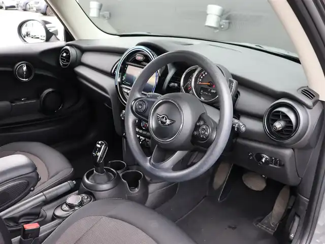 ＭＩＮＩ ミニ ヴィクトリア 長野県 2019(平31)年 2.9万km グレー ・純正ナビ/　FM/AM/　バックカメラ/　Bluetooth/・横滑り防止機能/・アイドリングストップ/・USBポート/・MTモード/・ETC/・ドラレコ/・純正15インチAW/・純正マット/・LEDヘッドライト/・取説/保証書/・ISOFIX