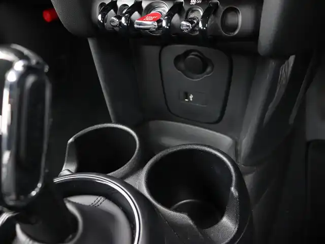 ＭＩＮＩ ミニ ヴィクトリア 長野県 2019(平31)年 2.9万km グレー ・純正ナビ/　FM/AM/　バックカメラ/　Bluetooth/・横滑り防止機能/・アイドリングストップ/・USBポート/・MTモード/・ETC/・ドラレコ/・純正15インチAW/・純正マット/・LEDヘッドライト/・取説/保証書/・ISOFIX
