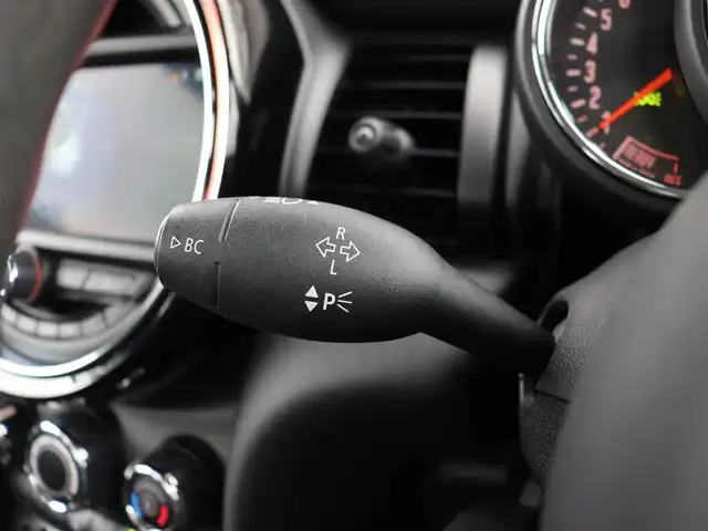 ＭＩＮＩ ミニ ヴィクトリア 長野県 2019(平31)年 2.9万km グレー ・純正ナビ/　FM/AM/　バックカメラ/　Bluetooth/・横滑り防止機能/・アイドリングストップ/・USBポート/・MTモード/・ETC/・ドラレコ/・純正15インチAW/・純正マット/・LEDヘッドライト/・取説/保証書/・ISOFIX