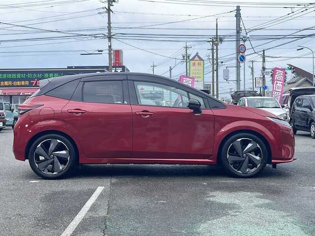 日産 オーラ G レザーエディション 愛知県 2022(令4)年 1.3万km ガーネットレッド/スーパーブラック 2トーン /禁煙車/ワンオーナー/プロパイロット//純正ディスプレイオーディオ//ナビ/フルセグ/USB/BT/HDMI/Apple Carplay//ワイヤレス充電器//BOSEサウンド//前席USB・TypeC/後席USB//ビルトインETC2.0//SOSコール//純正フロアマット//純正AW//純正ドアバイザー//プッシュスタート//オート電子パーキング//デジタルインナーミラー//前後ドライブレコーダー//バック・全方位カメラ//電格ミラー//前後クリアランスソナー//追従機能付クルーズコントロール//前席シートヒーター//D席パワーシート//本革巻きステアリング//ステアリングヒーター//ステアリングスイッチ//LEDヘッドライト//オートライト//オートマチックハイビーム//フォグランプ//エマージェンシーブレーキ//レーンキープアシスト（LDW）//BSM//ふらつき防止//Wエアバッグ//サイドエアバッグ//取扱説明書（ドラレコ・ナビ）//新車時保証書//ディーラー整備記録簿/R4.R5.R6//スペアキー