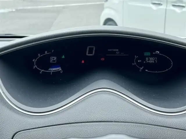 日産 セレナ ハイウェイスター Sハイブリッド 奈良県 2013(平25)年 6.8万km ブリリアントホワイトパール 社外ナビ　/フルセグTV　/Bluetooth　/ETC　/CDチェンジャー/DVD再生機能　/後席用モニター　/バックカメラ　/ドライブレコーダー前後　/クルーズコントロール　/両側パワースライドドア　/社外マット　/純正アルミホイール　/オートライト/スペアキー/盗難防止装置