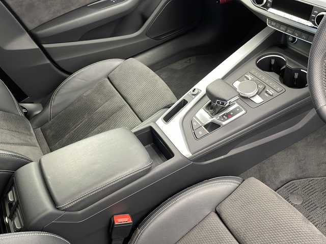アウディ Ａ４ 45TFSIクワトロスポーツ 新潟県 2020(令2)年 5.2万km グレイシアホワイトメタリック Sライン/衝突軽減ブレーキ/レーダークルーズコントロール/純正ナビ/アラウンドビューモニター/フルセグTV/Bluetooth/DVD再生機能/ビルトインETC2.0/ドライブレコーダー/4WD/ハーフレザーシート/前席パワーシート/D席メモリシート/前席シートヒーター/パドルシフト/オートライト/LEDヘッドライト/オートブレーキホールド/前後コーナーセンサー/プッシュスタート/アイドリングストップ/純正フロアマット/保証書/取扱説明書