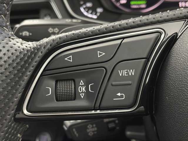 アウディ Ａ４ 45TFSIクワトロスポーツ 新潟県 2020(令2)年 5.2万km グレイシアホワイトメタリック Sライン/衝突軽減ブレーキ/レーダークルーズコントロール/純正ナビ/アラウンドビューモニター/フルセグTV/Bluetooth/DVD再生機能/ビルトインETC2.0/ドライブレコーダー/4WD/ハーフレザーシート/前席パワーシート/D席メモリシート/前席シートヒーター/パドルシフト/オートライト/LEDヘッドライト/オートブレーキホールド/前後コーナーセンサー/プッシュスタート/アイドリングストップ/純正フロアマット/保証書/取扱説明書
