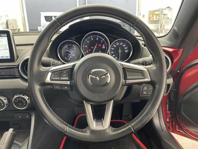 マツダ ロードスター S レザーパッケージ 奈良県 2017(平29)年 2.8万km ソウルレッドプレミアムメタリック 純正ナビ/(CD/DVD/フルセグ/Bluetooth)/バックカメラ/レザーシート/シートヒーター/BSM/ETC/パドルシフト/リアスポイラー/ステアリングスイッチ/LEDヘッドライト/オートライト/スマートキー/プッシュスタート