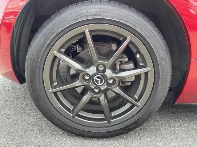 マツダ ロードスター S レザーパッケージ 奈良県 2017(平29)年 2.8万km ソウルレッドプレミアムメタリック 純正ナビ(フルセグTV/CD/DVD/AM・FM/BT/AUX)/バックカメラ/レザーシート/シートヒーター(D/N席)/ETC/BSM(ブラインドスポットモニタリングシステム)/LDWS(レーンディパーチャーウォーニングシステム)/RCTA(リアクロストラフィックアラート)/パドルシフト/リアスポイラー/ステアリングスイッチ/LEDヘッドライト/純正16インチアルミホイール/純正フロアマット/オートライト/スマートキー/プッシュスタート