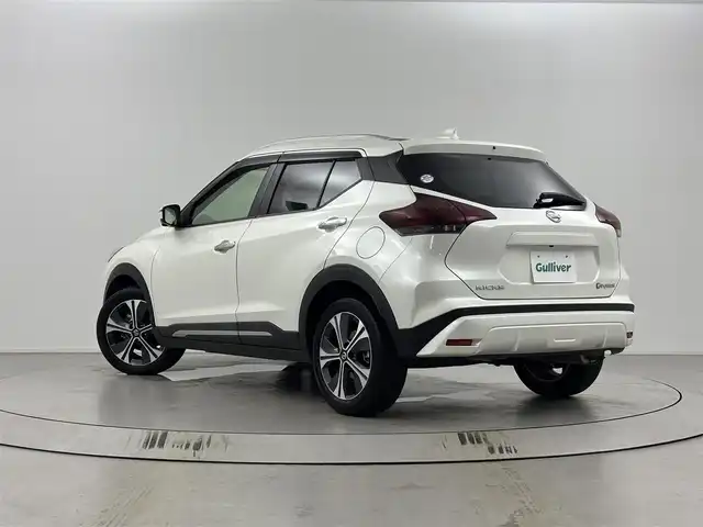 日産 キックス X ツートーンインテリアED 埼玉県 2022(令4)年 4.1万km ブリリアントホワイトパール プロパイロット/衝突軽減ブレーキ/横滑り防止措置/純正LEDヘッドライト/純正アルミホイール/純正フロアマット/アイドリングストップ/レーンチェンジアシスト/全方位カメラ/前席シートヒーター/トノカバー/ウインカーミラー/ドライブモード/EVモード/オートブレーキホールド