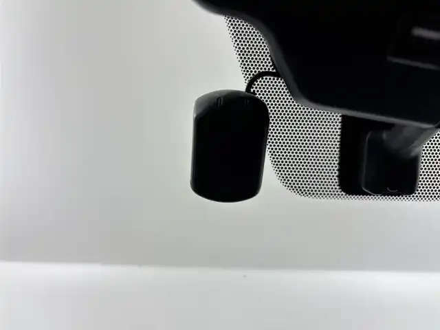 日産 キックス X ツートーンインテリアED 埼玉県 2022(令4)年 4.1万km ブリリアントホワイトパール プロパイロット/衝突軽減ブレーキ/横滑り防止措置/純正LEDヘッドライト/純正アルミホイール/純正フロアマット/アイドリングストップ/レーンチェンジアシスト/全方位カメラ/前席シートヒーター/トノカバー/ウインカーミラー/ドライブモード/EVモード/オートブレーキホールド