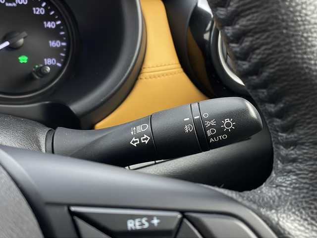 日産 キックス X ツートーンインテリアED 栃木県 2022(令4)年 4.1万km ブリリアントホワイトパール プロパイロット/衝突軽減ブレーキ/横滑り防止措置/純正LEDヘッドライト/純正アルミホイール/純正フロアマット/アイドリングストップ/レーンチェンジアシスト/全方位カメラ/前席シートヒーター/トノカバー/ウインカーミラー/ドライブモード/EVモード/オートブレーキホールド