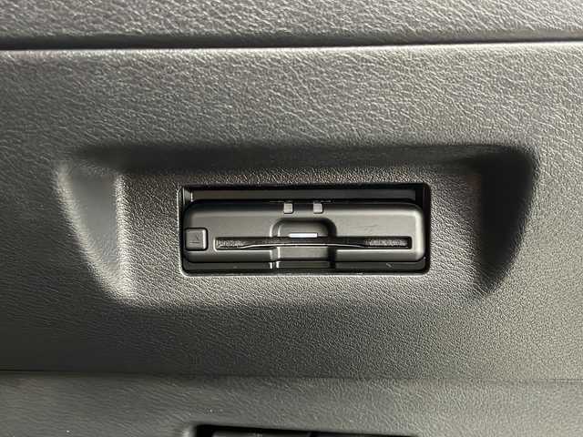 日産 キックス X ツートーンインテリアED 栃木県 2022(令4)年 4.1万km ブリリアントホワイトパール プロパイロット/衝突軽減ブレーキ/横滑り防止措置/純正LEDヘッドライト/純正アルミホイール/純正フロアマット/アイドリングストップ/レーンチェンジアシスト/全方位カメラ/前席シートヒーター/トノカバー/ウインカーミラー/ドライブモード/EVモード/オートブレーキホールド