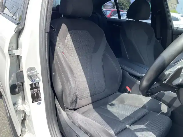 ＢＭＷ ５２３ｄ Mスポーツ 愛知県 2017(平29)年 8.7万km パール ツインパワーターボ/iDorive/アルカンターラコンビネーションシート/アンビエントライト/全方位カメラ/フルセグTV/CD/DVD再生/ETC2.0（ミラー内蔵型）/Bluetooth/USB接続/パワーシート（D/N）/社外製フロアマット/ハンズフリー電動トランクリッド/MAVERICK20インチアルミホイール/社外製フルエアロ（フロントアンダースポイラー、サイドスカート、リアアンダースポイラー、トランクスポイラー、ディフーザー）/Eibach製ダウンサス/パドルシフト/レーダークルーズコントロール/LEDヘッドライト/オートマチックハイビーム/コーナーセンサー/横滑り防止装置/衝突軽減ブレーキ/レーンキープアシスト/ブラインドスポットモニター/電動パーキングブレーキ/ブレーキホールド/カロッツェリア製ドライブレコーダー（前）/キャリパーカバー