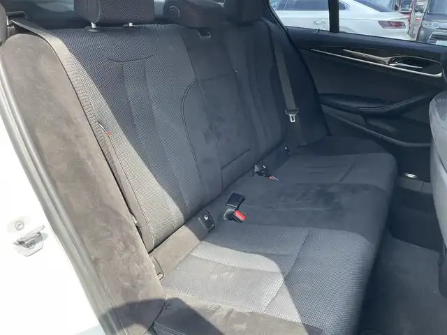 ＢＭＷ ５２３ｄ Mスポーツ 愛知県 2017(平29)年 8.7万km パール ツインパワーターボ/iDorive/アルカンターラコンビネーションシート/アンビエントライト/全方位カメラ/フルセグTV/CD/DVD再生/ETC2.0（ミラー内蔵型）/Bluetooth/USB接続/パワーシート（D/N）/社外製フロアマット/ハンズフリー電動トランクリッド/MAVERICK20インチアルミホイール/社外製フルエアロ（フロントアンダースポイラー、サイドスカート、リアアンダースポイラー、トランクスポイラー、ディフーザー）/Eibach製ダウンサス/パドルシフト/レーダークルーズコントロール/LEDヘッドライト/オートマチックハイビーム/コーナーセンサー/横滑り防止装置/衝突軽減ブレーキ/レーンキープアシスト/ブラインドスポットモニター/電動パーキングブレーキ/ブレーキホールド/カロッツェリア製ドライブレコーダー（前）/キャリパーカバー
