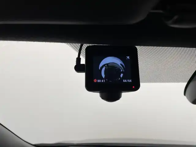 トヨタ カローラツーリング ハイブリッド ダブルバイビー 大分県 2020(令2)年 3.1万km スパークリングブラックパールクリスタルシャイン 純正ディスプレイオーディオ/（ＣＤ／ＤＶＤ／ＵＳＢ／ＢＴ／フルセグＴＶ/Ｍｉｒａｃａｓｔ）/バックカメラ/ビルトインＥＴＣ/ＴｏｙｏｔａＳａｆｅｔｙＳｅｎｓｅ/・プリクラッシュセーフティ/・レーントレーシングアシスト/・レーダークルーズコントロール/・オートマチックハイビーム/・ロードサインアシスト/車両接近通報装置/ワンオーナー/ドラレコ360°/前席シートヒーター/ステアリングヒーター/オートブレーキホールド/AC100Ｖ/ヘッドライトレベライザー/ステアリングリモコン/スペアキー1本