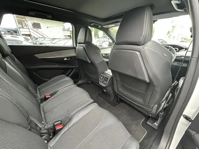 プジョー プジョー ５００８ GT ブルーHDi 東京都 2023(令5)年 1.8万km BLANC NACRE ディスプレイオーディオ/レーンキープアシスト/アダプティブクルーズコントロール/ブランドスポットモニター/コーナーセンサー/バックカメラ/ナイトビジョン/オートライト/インテリジェントハイビーム/アクティブセーフティブレーキ/横滑り防止装置/盗難防止装置/衝突被害軽減システム/スペアキー1本/ETC/取扱説明書/保証書