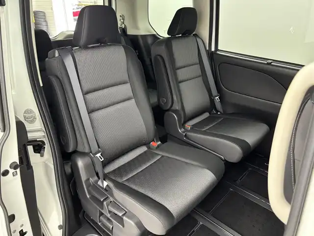 日産 セレナ e－パワー ハイウェイスター V 福岡県 2021(令3)年 2.7万km ブリリアントホワイトパール 2トーン 純正１０型ナビ／フルセグＴＶ　/バックカメラ　/プロパイロット　/コーナーセンサー　/エマージェンシーブレーキ　/レーンキープ　/ブラインドスポットモニター　/両側電動スライドドア　/Ｗエアコン　/純正１６インチＡＷ/ＬＥＤヘッドライト