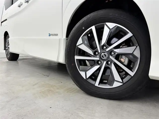 日産 セレナ e－パワー ハイウェイスター V 福岡県 2021(令3)年 2.7万km ブリリアントホワイトパール 2トーン 純正１０型ナビ／フルセグＴＶ　/バックカメラ　/プロパイロット　/コーナーセンサー　/エマージェンシーブレーキ　/レーンキープ　/ブラインドスポットモニター　/両側電動スライドドア　/Ｗエアコン　/純正１６インチＡＷ/ＬＥＤヘッドライト