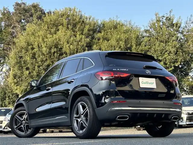 メルセデス・ベンツ Ｍ・ベンツ ＧＬＡ２００ｄ 4マチック AMGライン 東京都 2022(令4)年 0.9万km コスモスブラック 純正ユーザーエクスペリエンスナビ/・Bluetoothオーディオ/USBオーディオ/・AppleCarPlay/AndroidAuto/レーダーセーフティパッケージ/360°カメラシステム/パノラミックスライディングルーフ/マルチビームLEDヘッドランプ/パワーシート/シートヒーター（前席）/レッドステッチ入ディンプルナッパ革ステアリングホイール/取扱説明書/保証書/・ディーラー点検記録簿（R5/R6/R7）/スペアキー1本