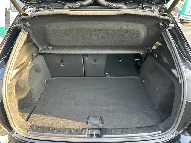 メルセデス・ベンツ Ｍ・ベンツ ＧＬＡ２００ｄ 4マチック AMGライン 東京都 2022(令4)年 0.9万km コスモスブラック 純正ユーザーエクスペリエンスナビ/・Bluetoothオーディオ/USBオーディオ/・AppleCarPlay/AndroidAuto/レーダーセーフティパッケージ/360°カメラシステム/パノラミックスライディングルーフ/マルチビームLEDヘッドランプ/パワーシート/シートヒーター（前席）/レッドステッチ入ディンプルナッパ革ステアリングホイール/取扱説明書/保証書/・ディーラー点検記録簿（R5/R6/R7）/スペアキー1本