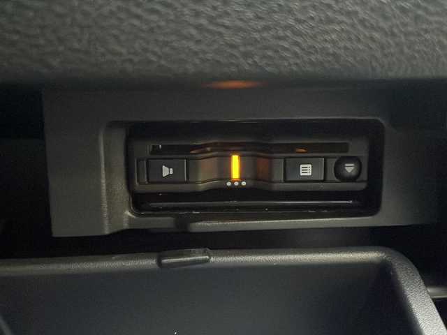 日産 セレナ ハイウェイスター プロパイロットED 京都府 2017(平29)年 6万km ダイヤモンドブラック 純正メモリナビ　フルセグ　Ｂｌｕｅｔｏｏｔｈオーディオ　ＤＶＤ再生　後席フリップダウンモニター　プロパイロット　エマージェンシーブレーキ　両側パワースライド　ＬＥＤヘッドライト　ビルトインＥＴＣ