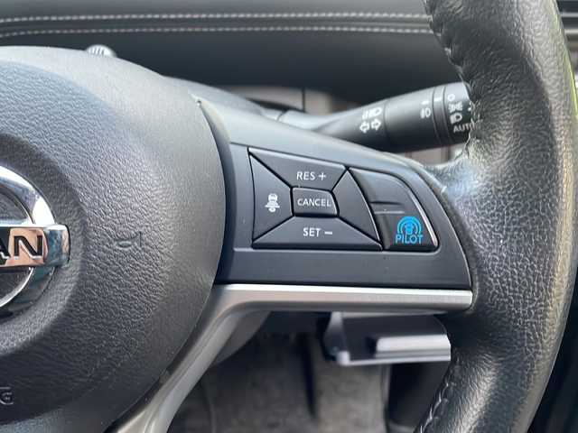 日産 セレナ ハイウェイスター プロパイロットED 京都府 2017(平29)年 6万km ダイヤモンドブラック 純正メモリナビ　フルセグ　Ｂｌｕｅｔｏｏｔｈオーディオ　ＤＶＤ再生　後席フリップダウンモニター　プロパイロット　エマージェンシーブレーキ　両側パワースライド　ＬＥＤヘッドライト　ビルトインＥＴＣ