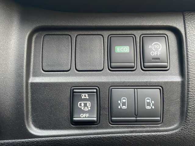 日産 セレナ ハイウェイスター プロパイロットED 京都府 2017(平29)年 6万km ダイヤモンドブラック 純正メモリナビ　フルセグ　Ｂｌｕｅｔｏｏｔｈオーディオ　ＤＶＤ再生　後席フリップダウンモニター　プロパイロット　エマージェンシーブレーキ　両側パワースライド　ＬＥＤヘッドライト　ビルトインＥＴＣ