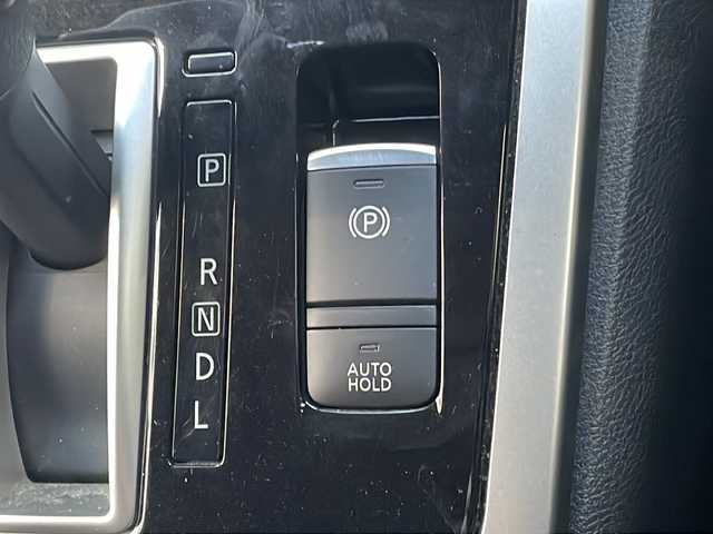 日産 セレナ ハイウェイスター プロパイロットED 京都府 2017(平29)年 6万km ダイヤモンドブラック 純正メモリナビ　フルセグ　Ｂｌｕｅｔｏｏｔｈオーディオ　ＤＶＤ再生　後席フリップダウンモニター　プロパイロット　エマージェンシーブレーキ　両側パワースライド　ＬＥＤヘッドライト　ビルトインＥＴＣ